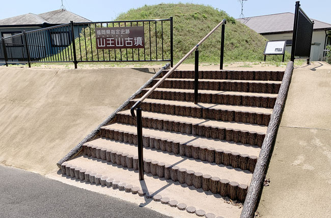 片面5連縁石