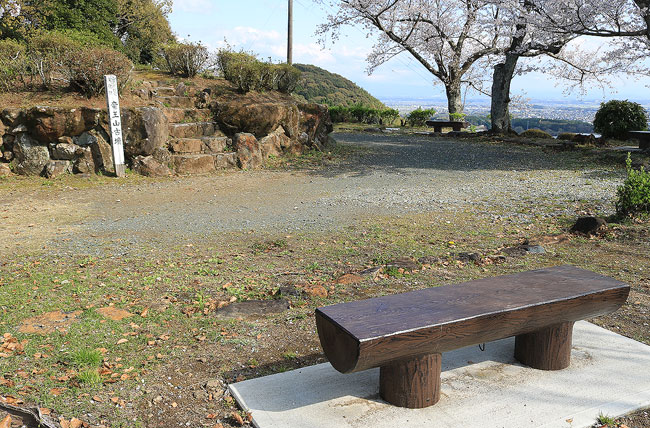 丸太ベンチ1号